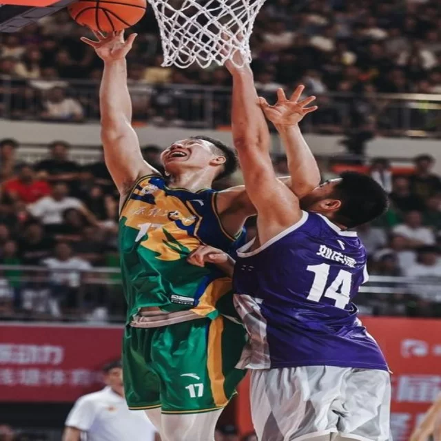 第98组足球杯赛焦点对决：阵容深度决定胜负
